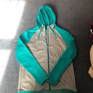 Nike Therma fit hoodie